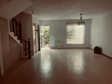 Casa en Venta en Fracc. El Dorado, León, Gto.a lado de Via Alta y el Blvd. Aeropuerto Amplia