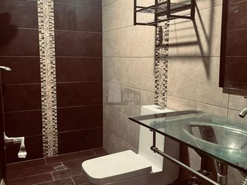 Casa en Venta en Fracc. El Dorado, León, Gto.a lado de Via Alta y el Blvd. Aeropuerto Amplia