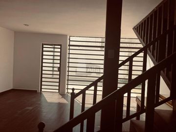 Casa en Venta en Fracc. El Dorado, León, Gto.a lado de Via Alta y el Blvd. Aeropuerto Amplia