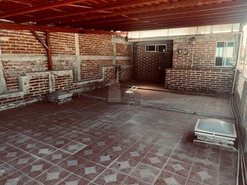 Casa en Venta en Fracc. El Dorado, León, Gto.a lado de Via Alta y el Blvd. Aeropuerto Amplia