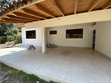 Venta de cabaña en frente de la playa, en Don Jaca, Santa Marta