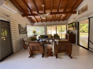 Venta de cabaña en frente de la playa, en Don Jaca, Santa Marta