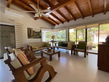 Venta de cabaña en frente de la playa, en Don Jaca, Santa Marta