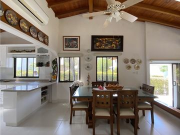 Venta de cabaña en frente de la playa, en Don Jaca, Santa Marta