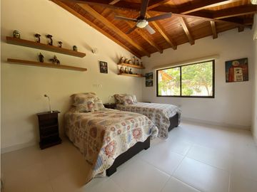 Venta de cabaña en frente de la playa, en Don Jaca, Santa Marta