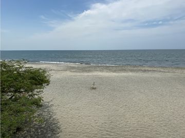 Venta de cabaña en frente de la playa, en Don Jaca, Santa Marta