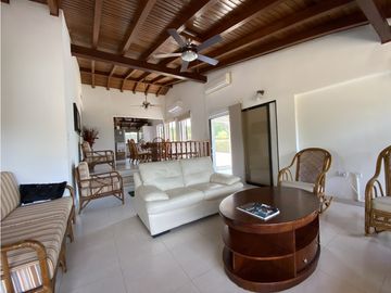 Venta de cabaña en frente de la playa, en Don Jaca, Santa Marta