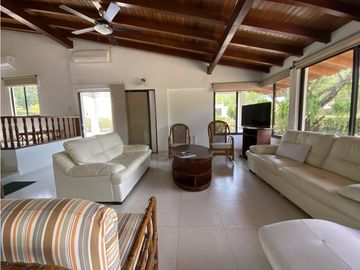 Venta de cabaña en frente de la playa, en Don Jaca, Santa Marta