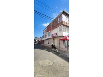 CASA EN VENTA ESQUINERA MULTIFAMILIAR LA RIVERA 2