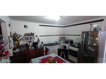 CASA EN VENTA ESQUINERA MULTIFAMILIAR LA RIVERA 2