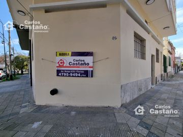 PH En Esquina Ideal 2 Familias y o inversor a 4/C de Av. maipu