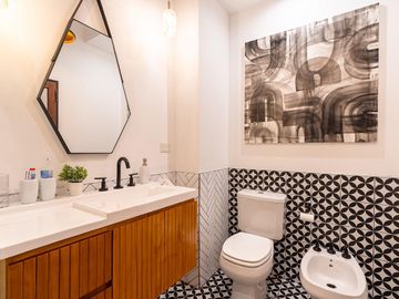 Venta Casa De Estilo Tres Dormitorios Reciclada Terraza. Echesortu
