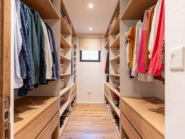 Venta Casa De Estilo Tres Dormitorios Reciclada Terraza. Echesortu