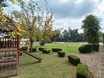 Casa en venta al río  Boat Center Tigre. Venta con renta.