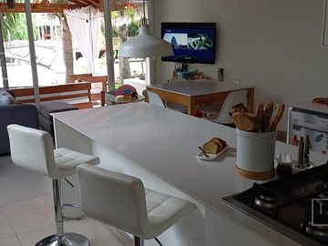 Casa en venta al río  Boat Center Tigre. Venta con renta.