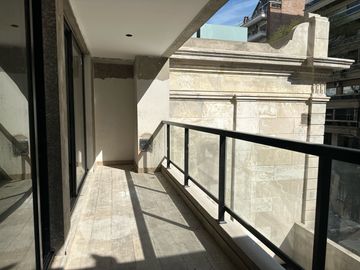 Departamento en venta de 3 Ambientes  en duplex en Caballito Sur - Palazzo Terry