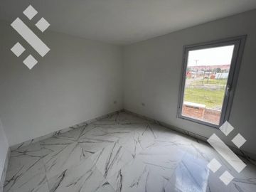 En Venta, dúplex 2 dormitorios,  B° Bella Vista Plottier