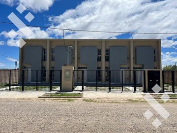 En Venta, dúplex 2 dormitorios,  B° Bella Vista Plottier