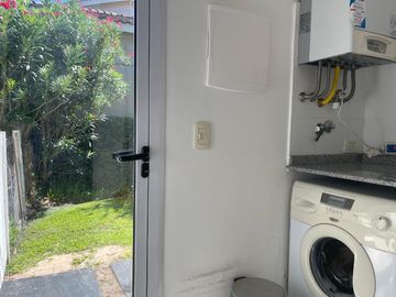 Casa en venta en Barrio Privado El Aromo con pileta APTO CREDITO