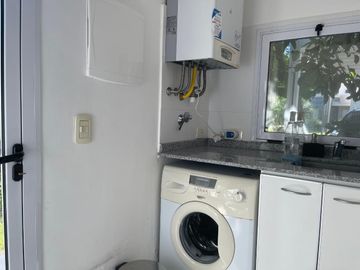 Casa en venta en Barrio Privado El Aromo con pileta APTO CREDITO