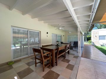 Casa en venta en Barrio Privado El Aromo con pileta APTO CREDITO