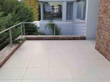 Casa en venta con renta en el barrio Santa Barbara