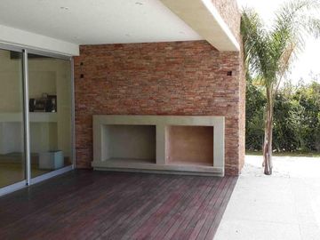 Casa en venta con renta en el barrio Santa Barbara