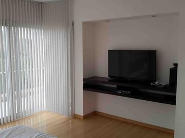 Casa en venta con renta en el barrio Santa Barbara