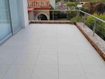 Casa en venta con renta en el barrio Santa Barbara
