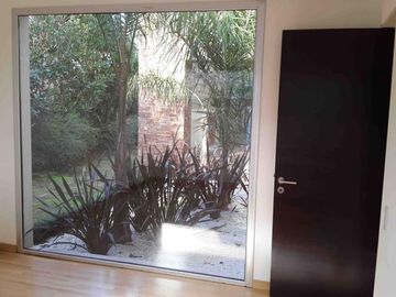 Casa en venta con renta en el barrio Santa Barbara