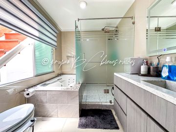 Casa en venta en Guadalajara Panorámica de Huentitán dentro de coto