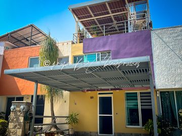 Casa en venta en Guadalajara Panorámica de Huentitán dentro de coto