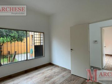 Casa PH 4 ambientes reciclada en venta en Castelar