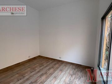 Casa PH 4 ambientes reciclada en venta en Castelar
