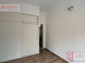 Casa PH 4 ambientes reciclada en venta en Castelar