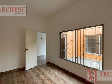 Casa PH 4 ambientes reciclada en venta en Castelar