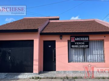 Casa PH 4 ambientes reciclada en venta en Castelar