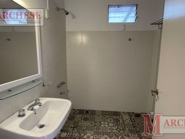 Casa PH 4 ambientes reciclada en venta en Castelar