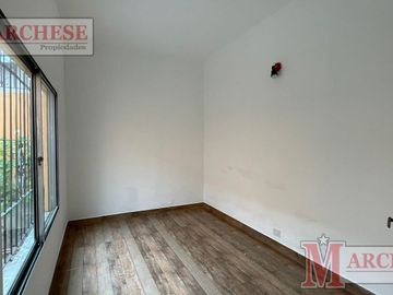 Casa PH 4 ambientes reciclada en venta en Castelar