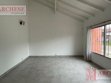 Casa PH 4 ambientes reciclada en venta en Castelar