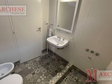Casa PH 4 ambientes reciclada en venta en Castelar