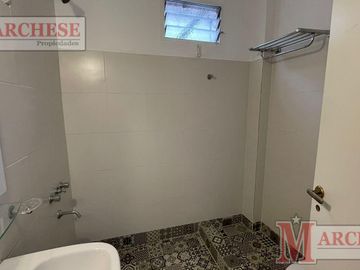 Casa PH 4 ambientes reciclada en venta en Castelar