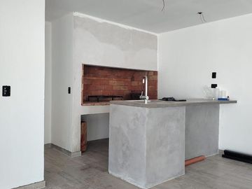 Amplia Casa zona Lasalle a ESTRENAR