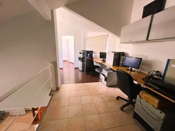 Av. Caseros al 3400 - Depto 3 amb. tipo dulpex, en venta, Parque Patricios  - Apto profesional o vivienda