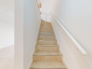 Duplex  en venta de categoría en Berazategui a estrenar