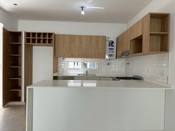 Duplex  en venta de categoría en Berazategui a estrenar