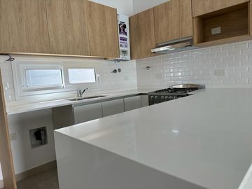 Duplex  en venta de categoría en Berazategui a estrenar