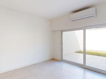 Duplex  en venta de categoría en Berazategui a estrenar
