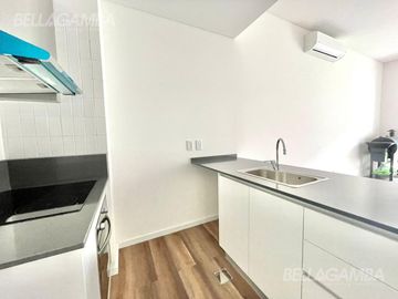 DEPARTAMENTO DE 2 AMBIENTES A ESTRENAR CON JARDIN Y COCHERA