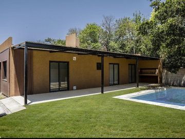 Casa en roldan (altos Pellegrini)